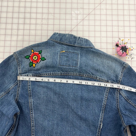 Hand Embroidered Levi’s Jean Jacket One-Of-a-Kind - Picture 7 of 7